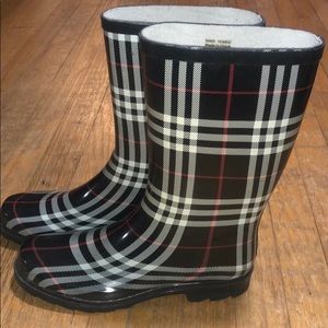 Women’s Aqua Stop rain boots, size 10